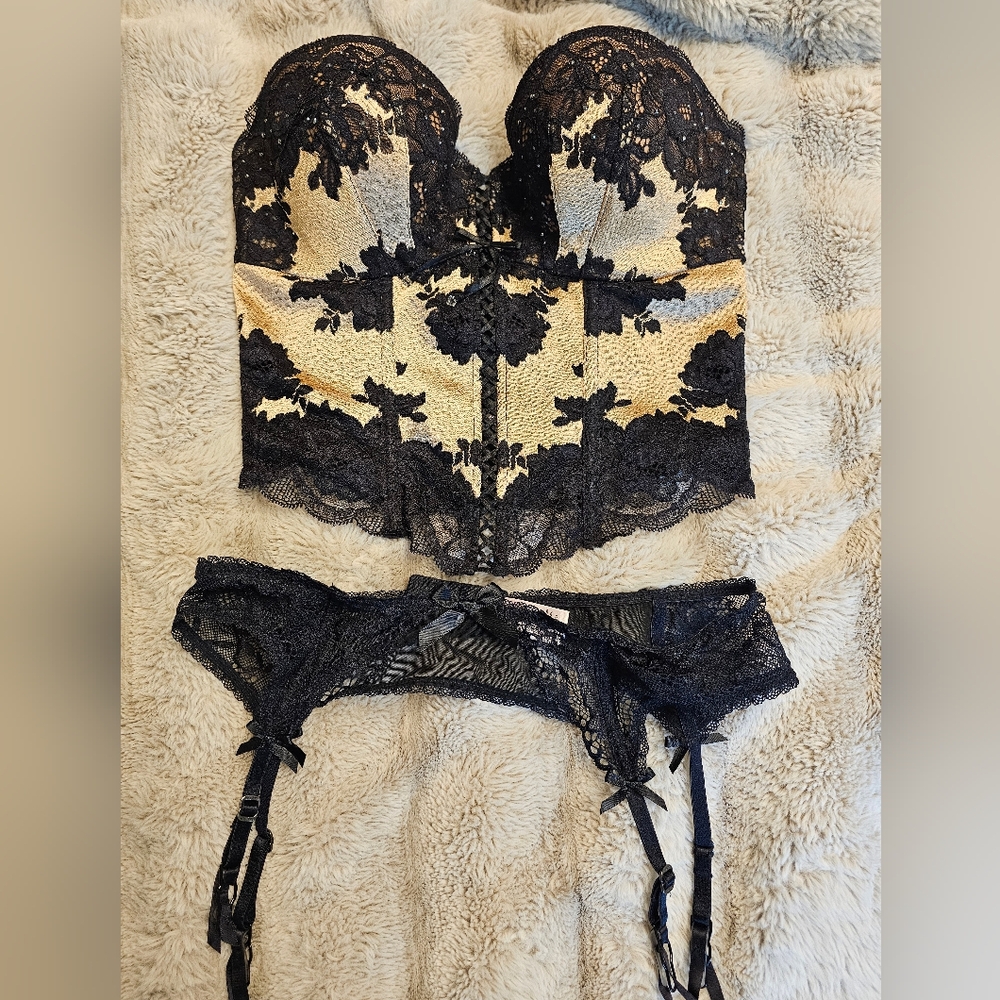 Elegant Black and Cream Lace Bustier Set